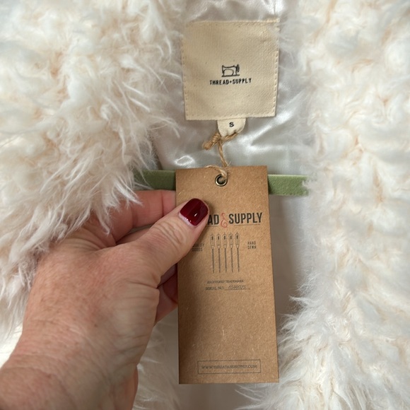 NWT WHITE FAUX FUR JACKET size S - Picture 2 of 3